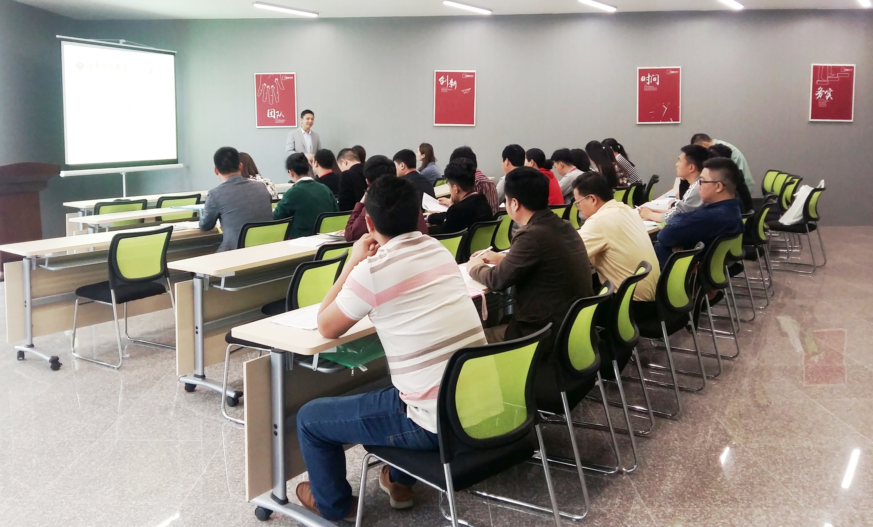 堅美定制2018年首屆加盟商培訓(xùn)完滿結(jié)束！